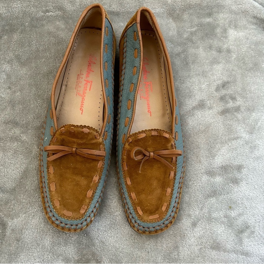 Salvatore Ferragamo Women’s Loafers 9.5 Light Brown Light Blue Woven Bow Casual